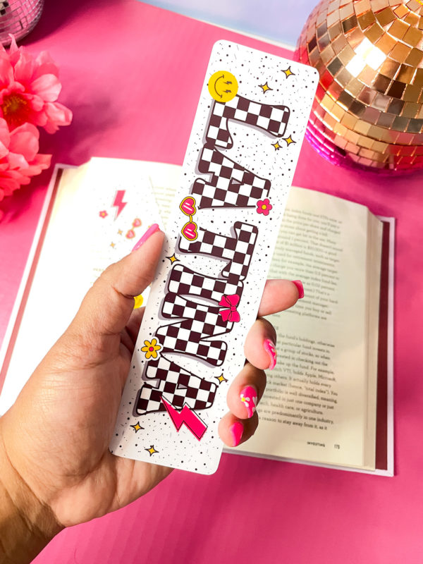 Mark your place with pride using our 'Latina' double-sided laminated bookmark! Perfect for book lovers, students, and gift-giving. Durable, vibrant, and uniquely Oh So Latina